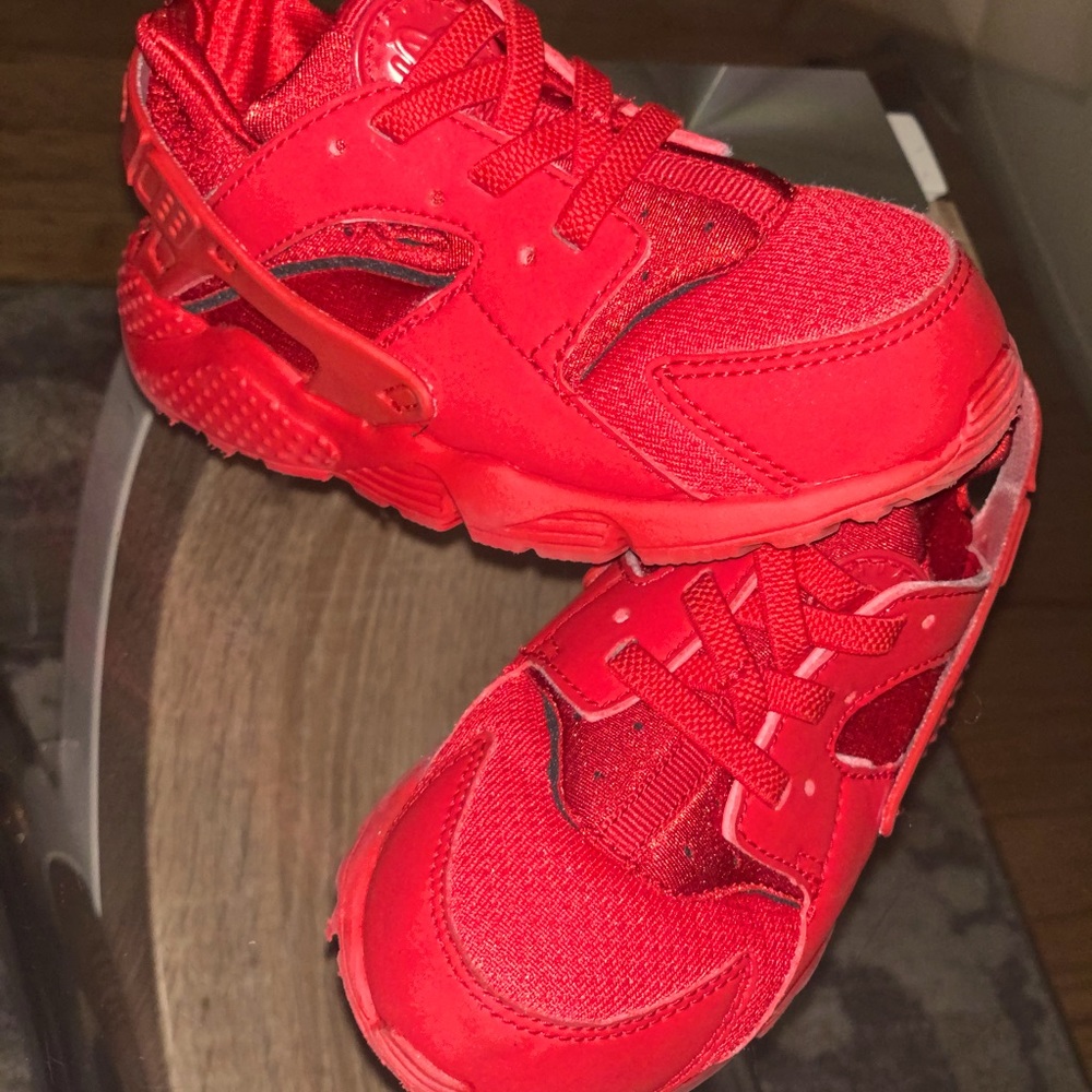 Kids size 9 huaraches